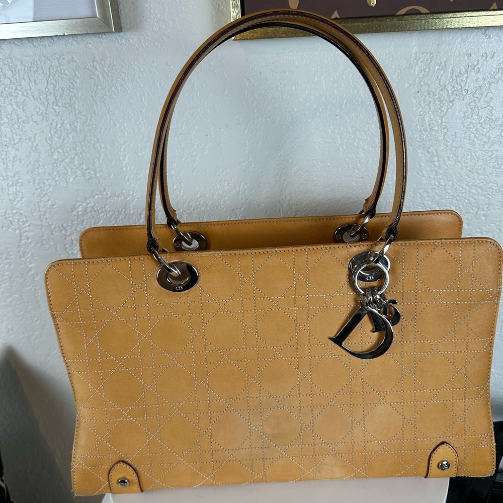 ❤️Authentic Christian Dior Paris Tan Handbag